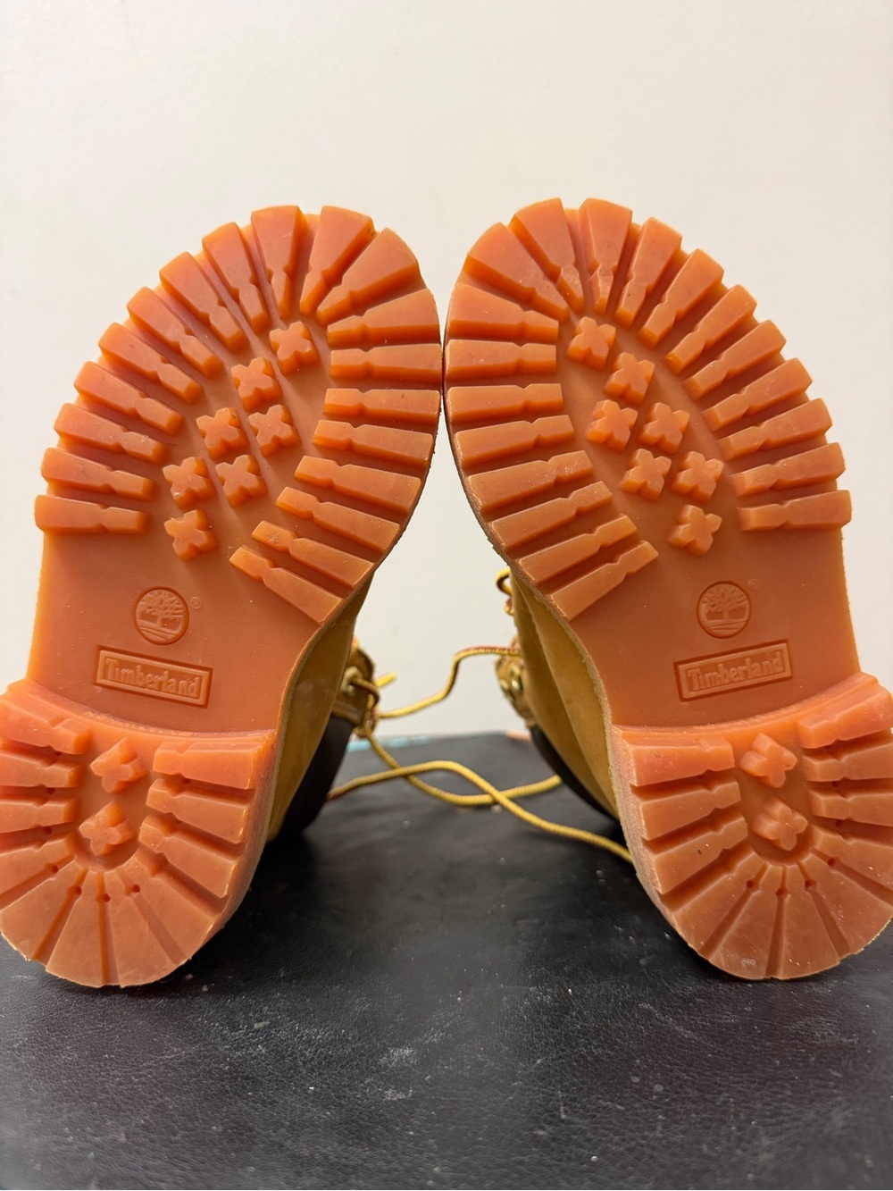 Timberland Kids Wheat Nubuck Ankle Boots with Brown Collar - Picture 2 of 2
